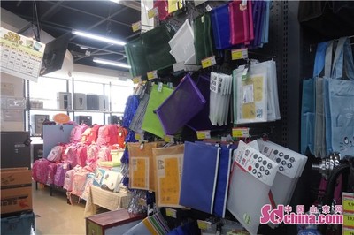開學(xué)經(jīng)濟(jì)升溫，淄博文具市場迎來消費(fèi)熱潮，理性消費(fèi)成關(guān)鍵